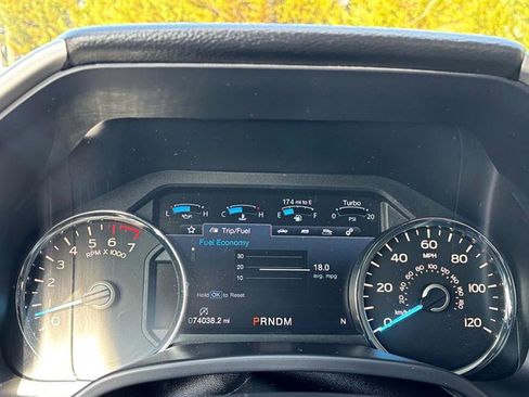 Used 2019 Ford F150 Lariat image 18