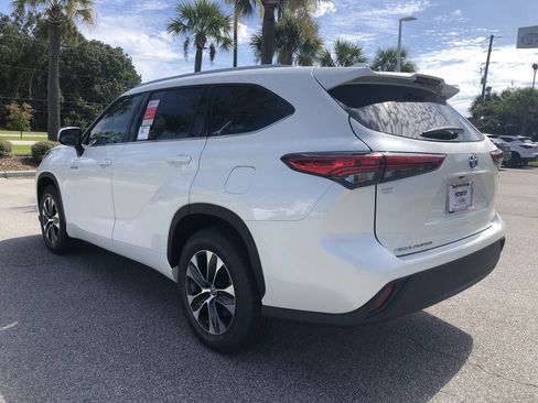 Used 2020 Toyota Highlander XLE FWD image 7