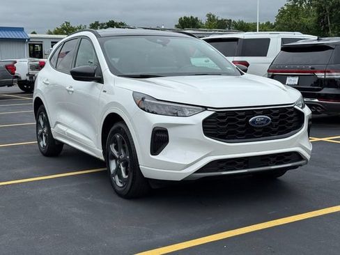 Used 2024 Ford Escape ST-Line w/ Tech Pack #1 AWD/4WD image 2