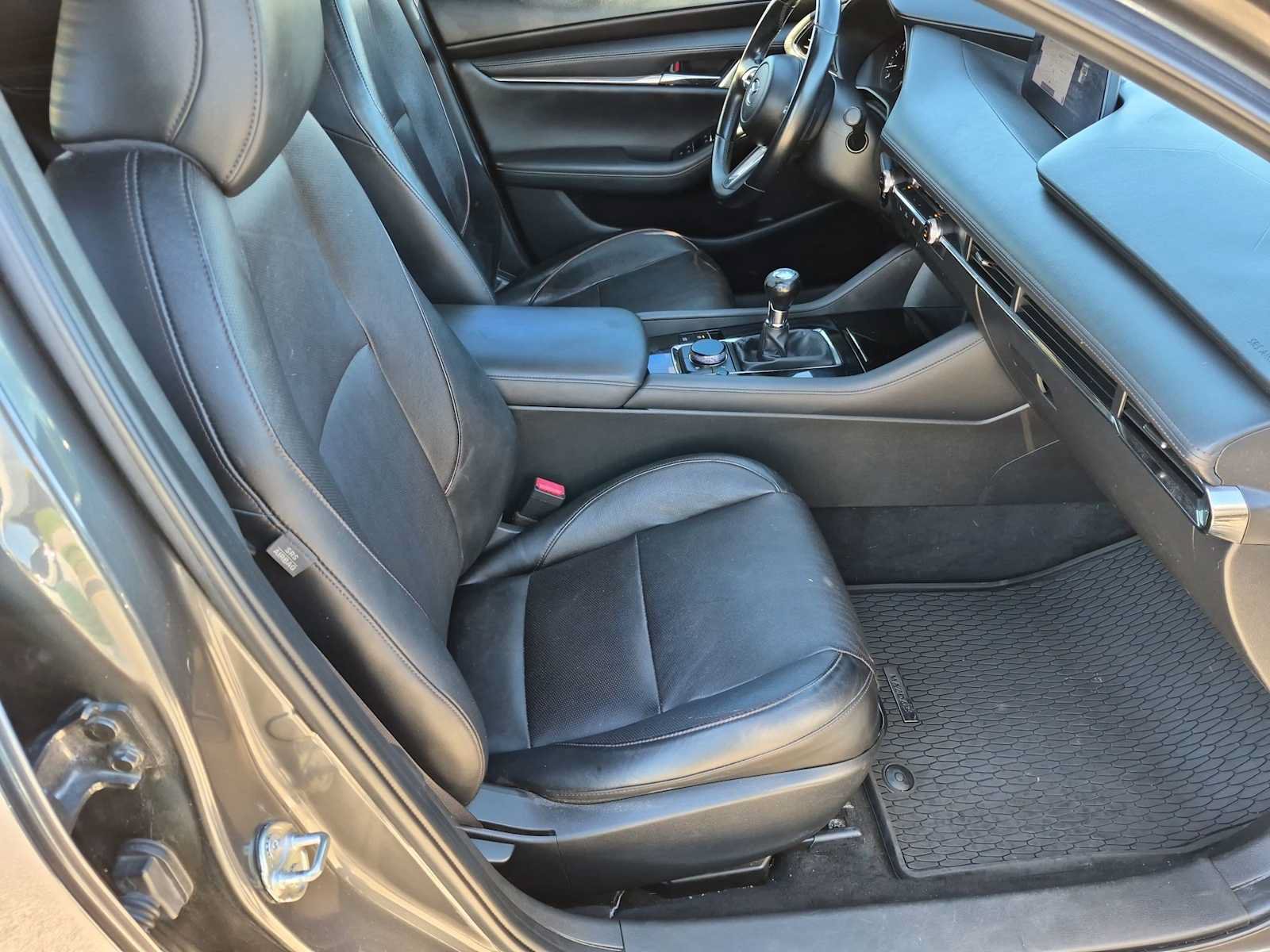 Used 2019 MAZDA MAZDA3 Hatchback w/ Premium Package FWD image 22