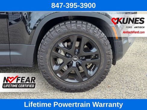 Used 2023 Land Rover Defender 130 SE AWD/4WD image 9