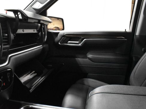 Used 2025 Chevrolet Silverado 1500 LT Trail Boss w/ Convenience Package II image 22