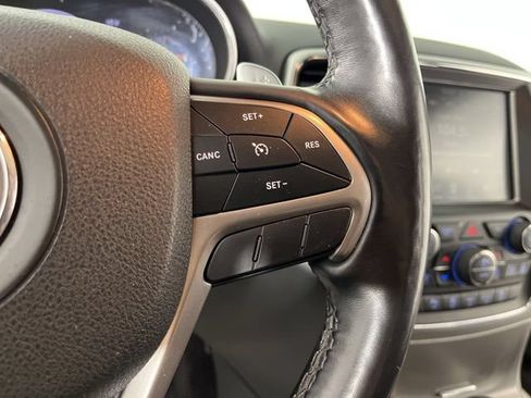 Used 2017 Jeep Grand Cherokee Altitude AWD/4WD image 22