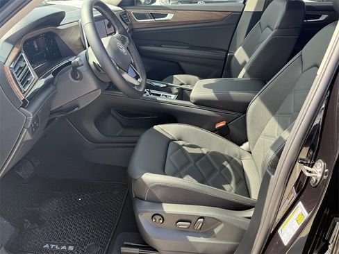 New 2026 Volkswagen Atlas SE image 12