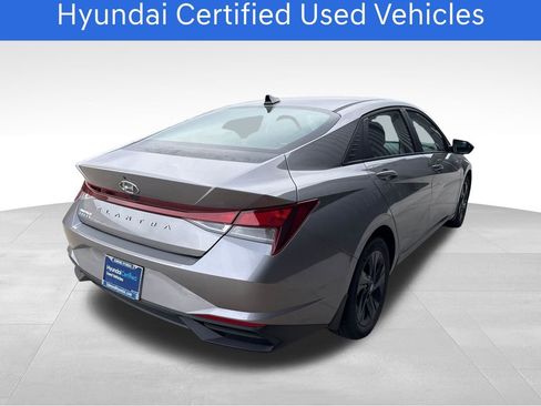 Certified 2022 Hyundai Elantra SEL FWD image 4