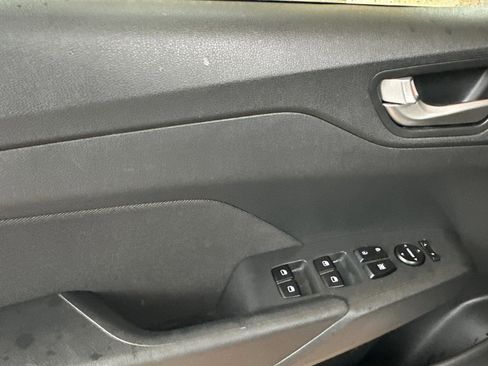 Used 2022 Hyundai Accent SE image 11