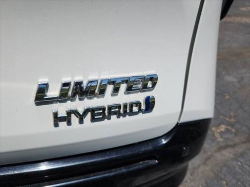 Certified 2023 Toyota Sienna Limited AWD/4WD image 24