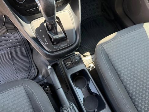 Used 2023 Ford Transit Connect XLT FWD image 16
