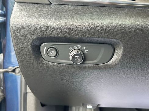 Used 2022 Chevrolet Traverse LS image 31