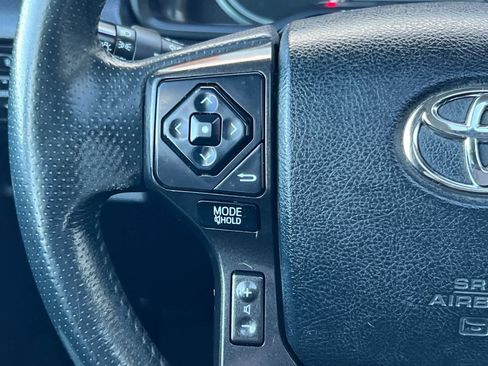 Used 2019 Toyota 4Runner TRD Off-Road Premium image 26