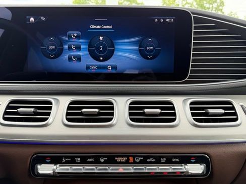 Certified 2024 Mercedes-Benz GLE 350 4MATIC w/ 3rd Row Seat Package image 25