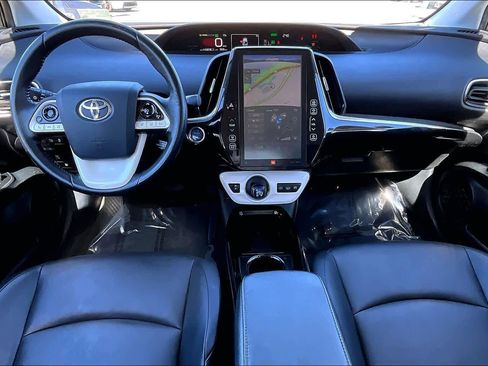 Used 2017 Toyota Prius Prime Advanced image 15