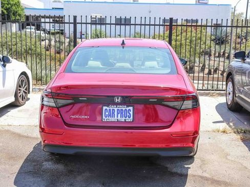Used 2025 Honda Accord SE image 11