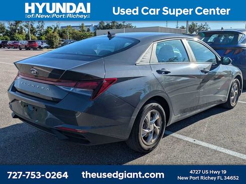 Used 2023 Hyundai Elantra SE FWD image 2