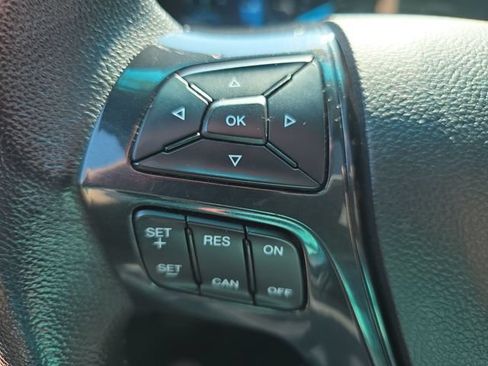 Used 2018 Ford Explorer XLT w/ Equipment Group 202A AWD/4WD image 28