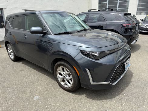Used 2024 Kia Soul LX w/ Option Group 015 FWD image 5