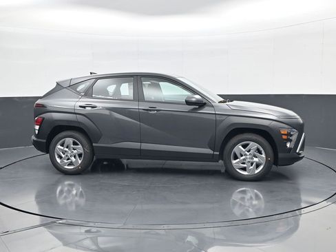 New 2026 Hyundai Kona SE image 4