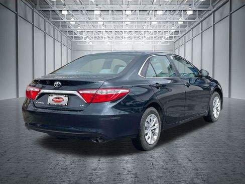 Used 2017 Toyota Camry LE FWD image 5