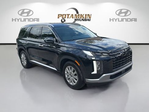 Used 2023 Hyundai Palisade SEL FWD image 3
