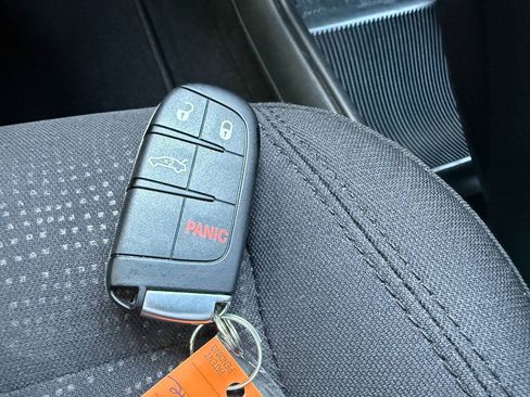 Used 2015 Chrysler 200 Limited FWD image 22