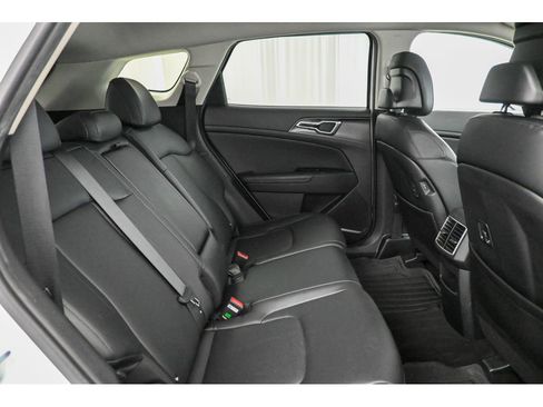 Used 2023 Kia Sportage EX image 22