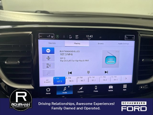 Used 2024 Chrysler Pacifica Touring-L FWD image 6