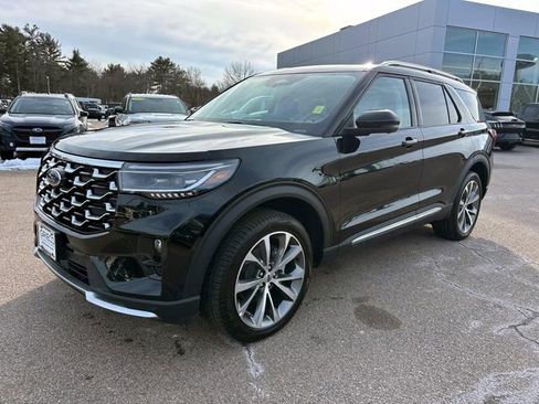 Used 2025 Ford Explorer Platinum w/ Ultimate Package image 7