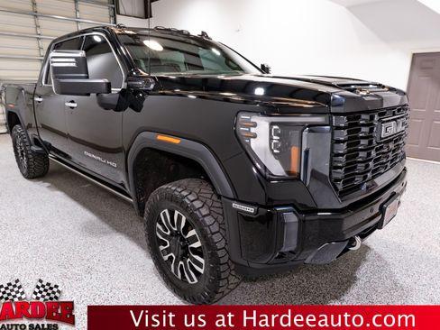Used 2024 GMC Sierra 2500 Denali Ultimate w/ Snow Plow Prep/Camper Package image 6