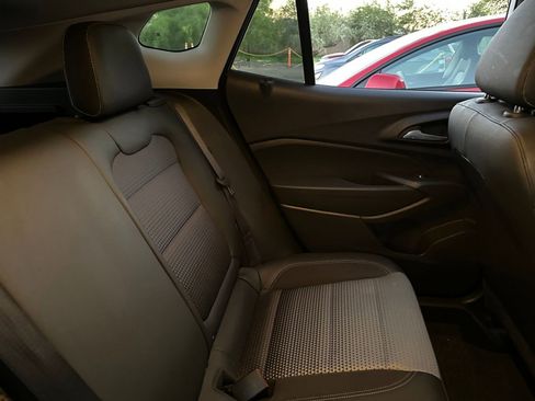 Used 2025 Chevrolet Trax LT image 35