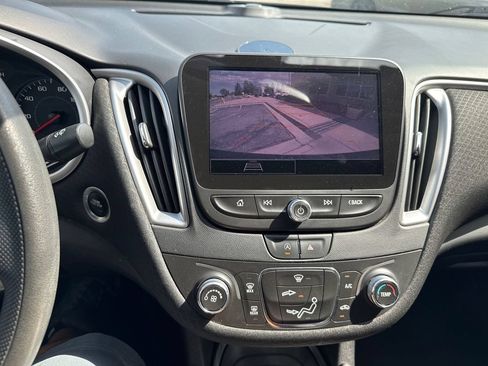 Used 2021 Chevrolet Malibu LS FWD image 28