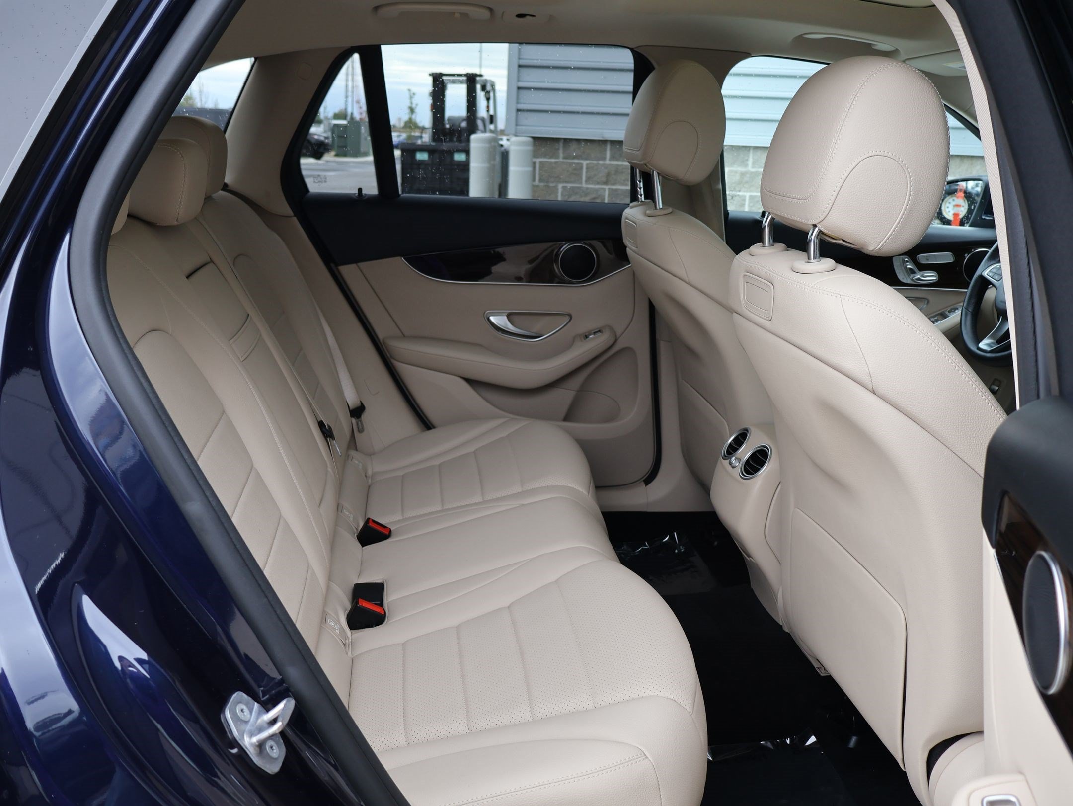 Used 2019 Mercedes-Benz GLC 300 4MATIC image 31