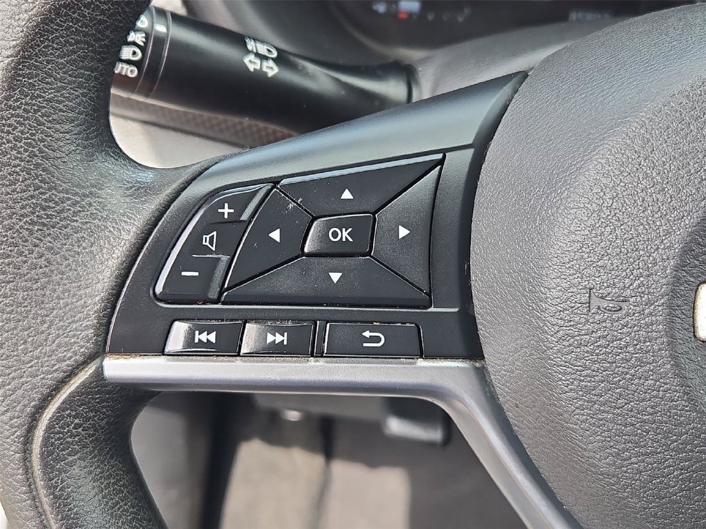Used 2021 Nissan Kicks SV FWD image 35