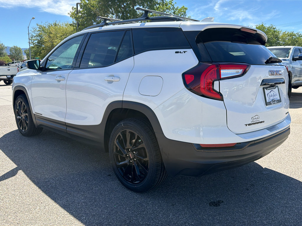 Used 2024 GMC Terrain SLT w/ Elevation Edition AWD/4WD image 8