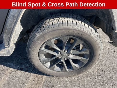 Used 2022 Jeep Wrangler Unlimited Sahara w/ Cold Weather Group image 11