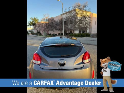 Used 2017 Hyundai Veloster Value Edition image 11
