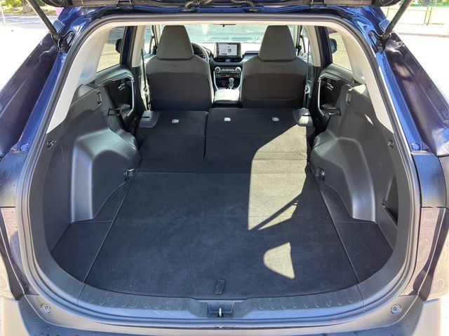 Used 2025 Toyota RAV4 XLE AWD/4WD image 31