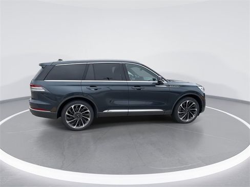 Used 2022 Lincoln Aviator Reserve w/ Equipment Group 201A image 7