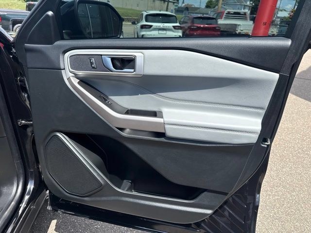 Certified 2023 Ford Explorer XLT w/ Equipment Group 202A AWD/4WD image 32