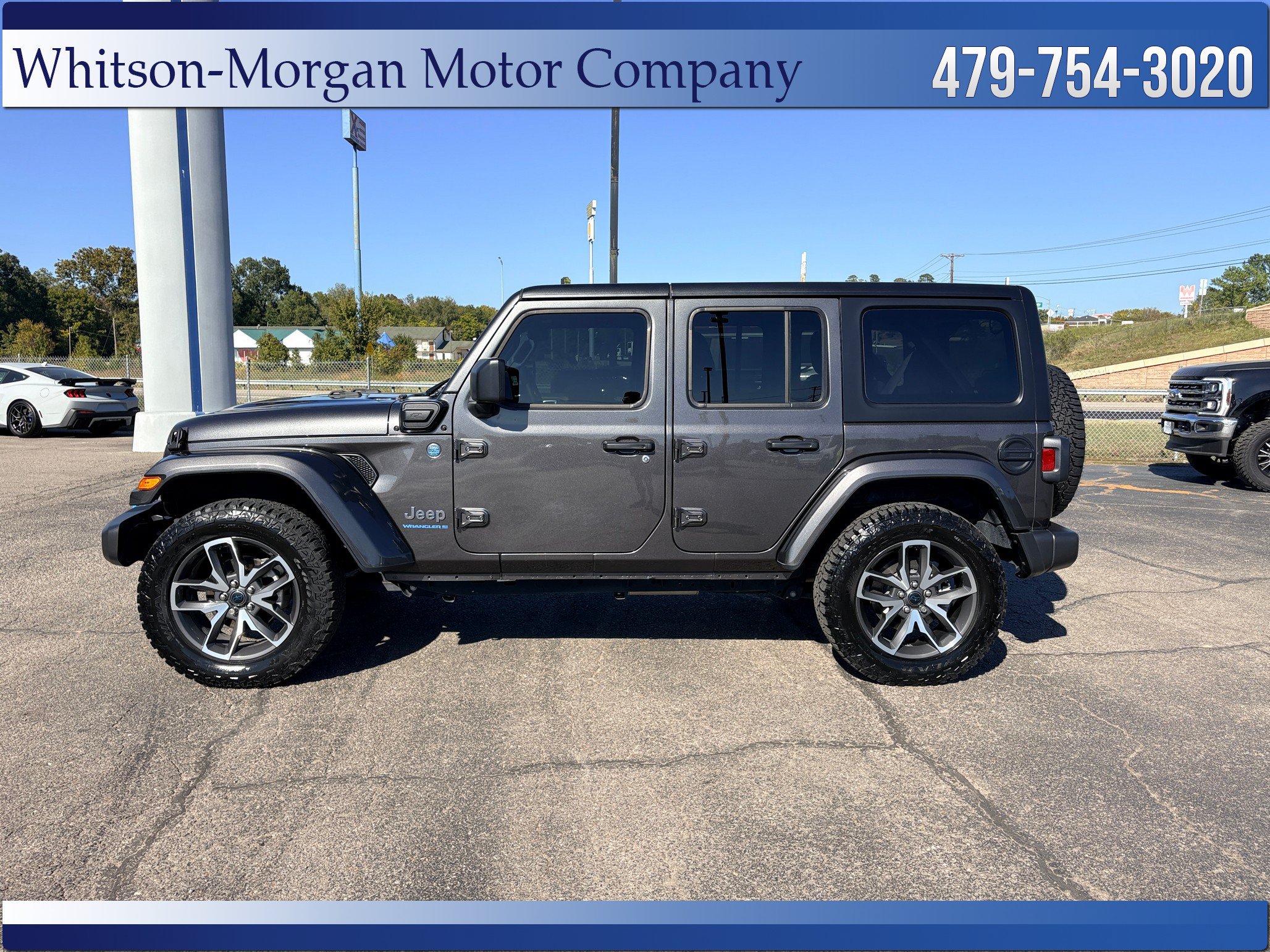 Used 2024 Jeep Wrangler Unlimited w/ Convenience Group AWD/4WD image 8