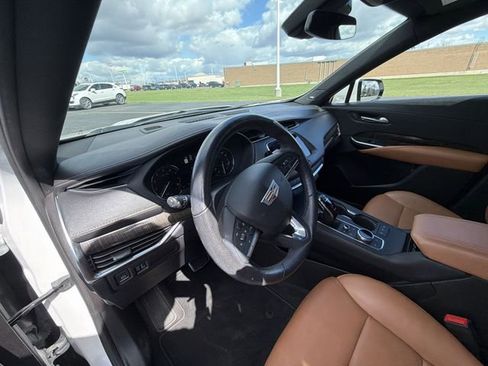 Certified 2023 Cadillac XT4 Sport FWD image 11