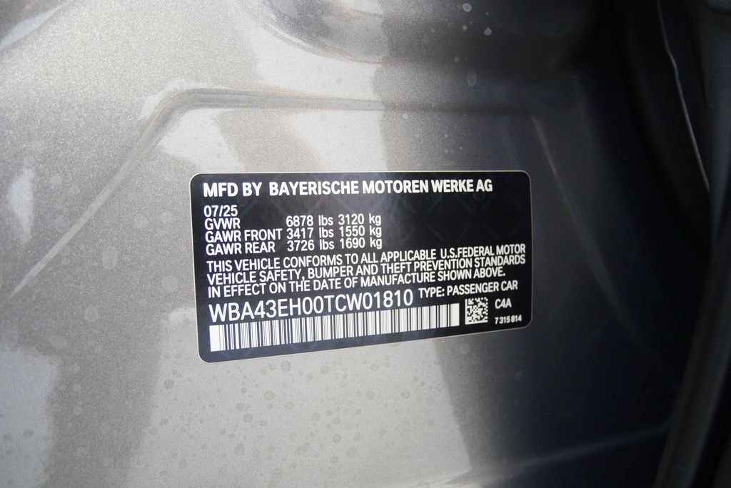 Used 2026 BMW 750e xDrive w/ Executive Package AWD/4WD image 28