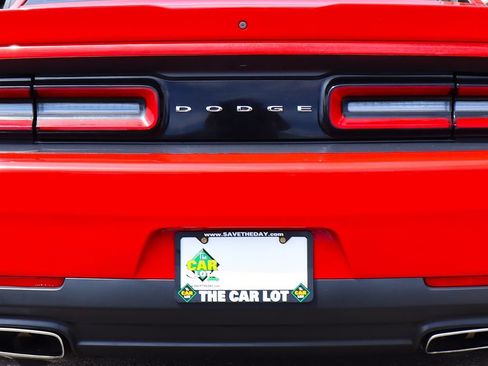 Used 2018 Dodge Challenger SXT RWD image 18