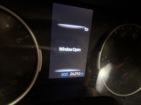 Used 2022 Toyota RAV4 XLE Premium image 5