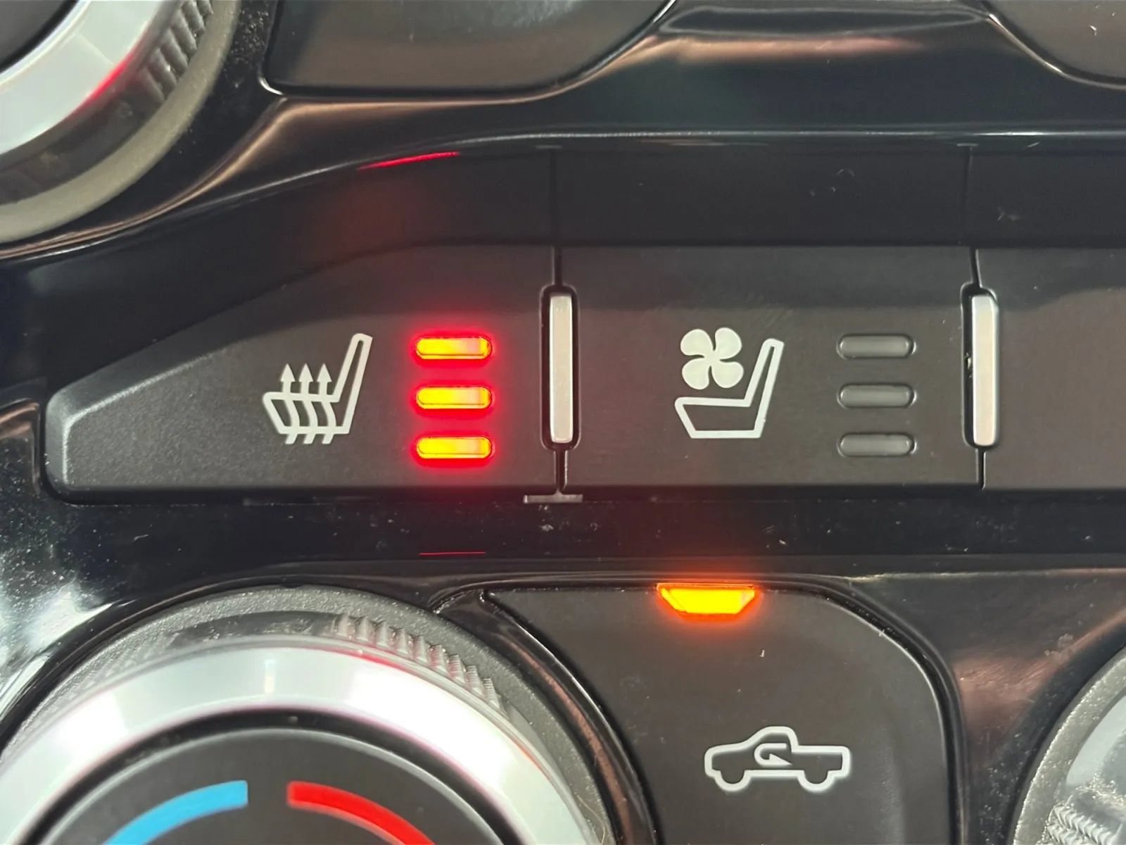 Used 2019 RAM 1500 Laramie AWD/4WD image 24
