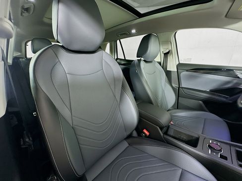 New 2025 Volkswagen Tiguan SE image 26