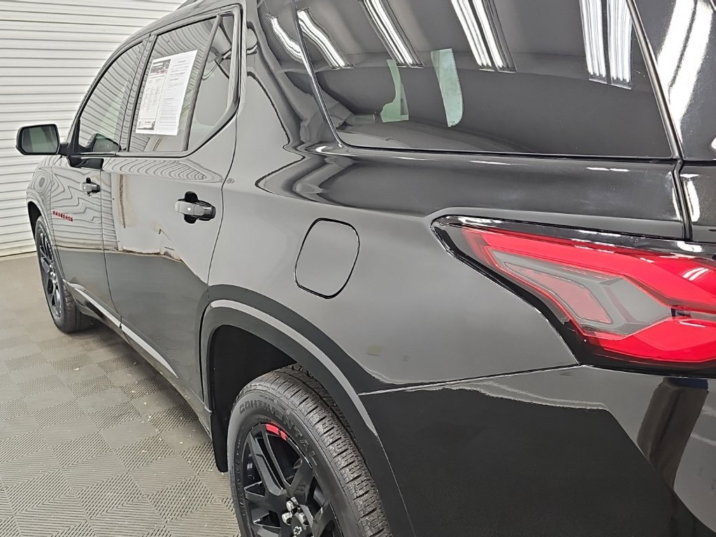 Used 2023 Chevrolet Traverse Premier FWD image 7