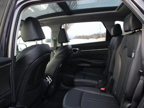 Used 2025 Kia Sorento SX image 25