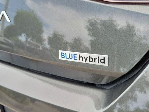 Certified 2024 Hyundai Elantra Blue FWD image 11