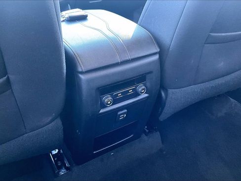 Used 2020 Chevrolet Traverse LT AWD/4WD image 34