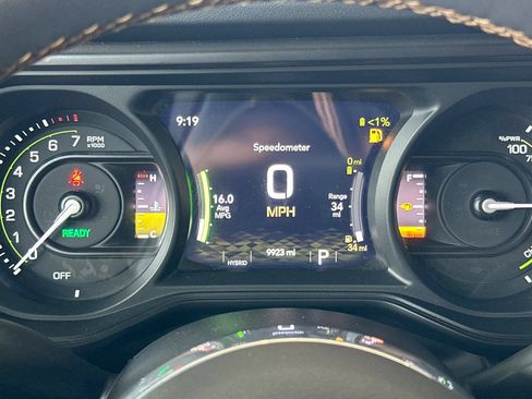 Used 2024 Jeep Wrangler Unlimited Sahara AWD/4WD image 23